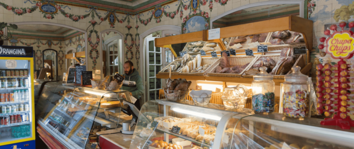 Chasing the Aroma of Fresh Bread Through Hidden Parisian Streets